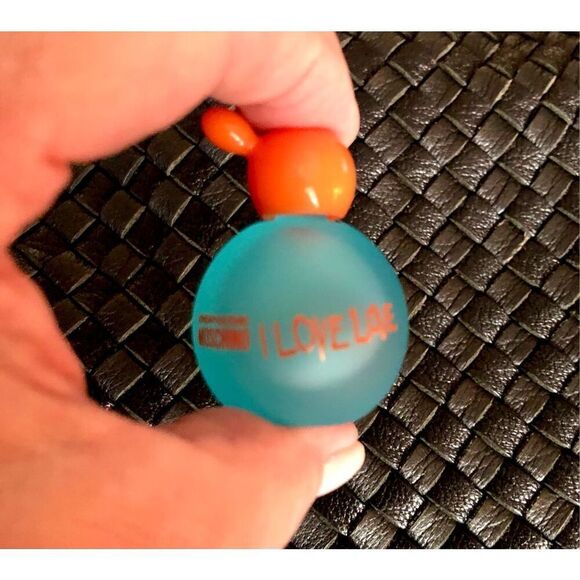 MOSCHINO - NWT - Two Mini Bottles of "Cheap & Chic I Love Love" Eau de Toilette - Picture 9 of 13